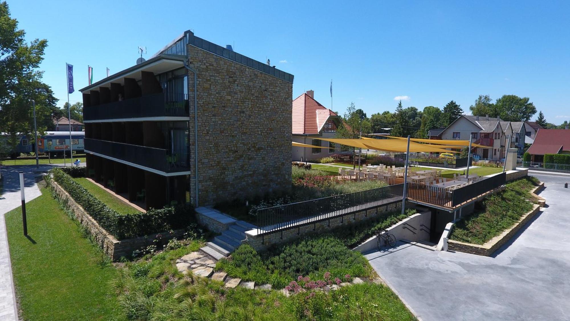 Fenyves Yacht Club Superior Hotel Balatonfenyves Exterior foto